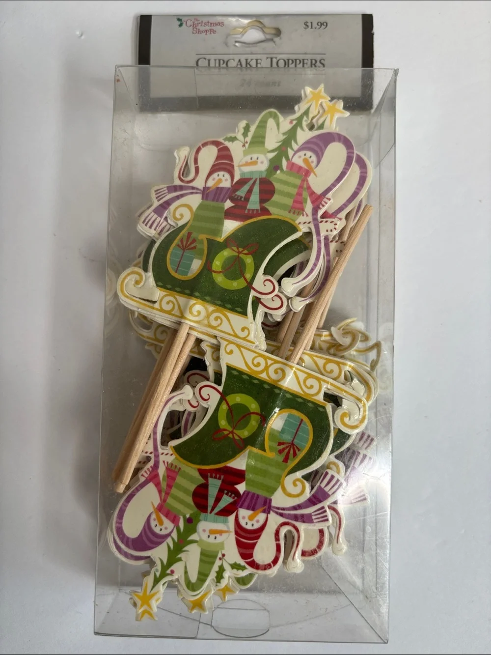 HOLIDAY BAKERS BUNDLE!!  COOKIE CUTTERS, CUPCAKE BAKING CUPS, ETC.  (ALL NEW)🎄